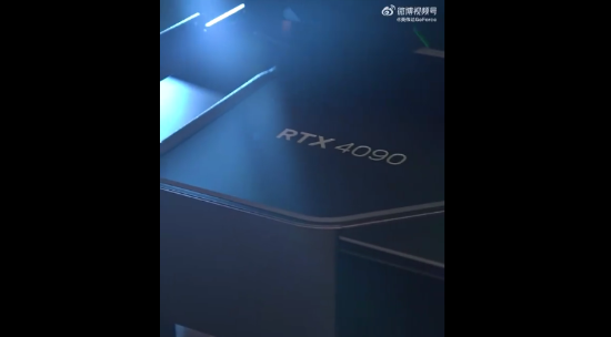 英伟达展示首款搭载RTX 4090的MOD主机 性能拉满_0