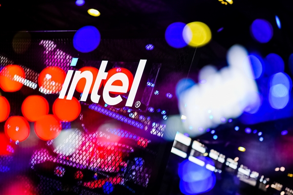 Intel突然取消两大业务 新CEO两年连挥9刀挤出15亿美元_0