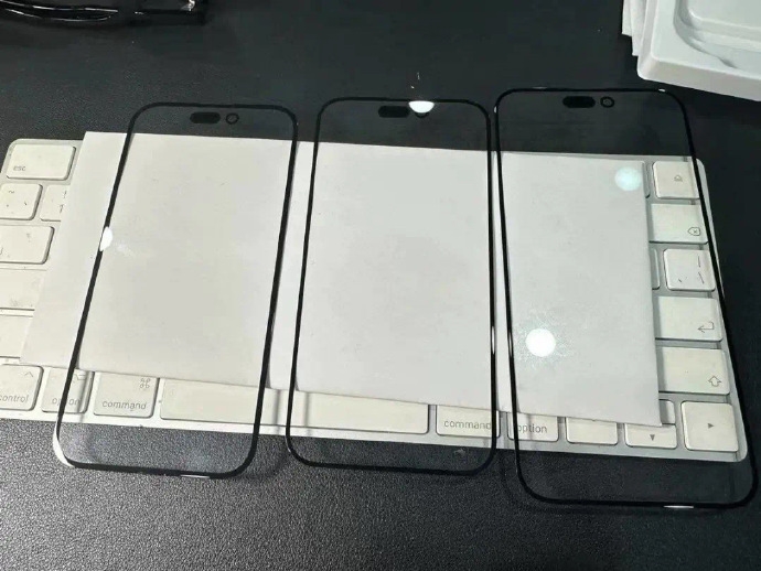 iPhone 15全系正面前置玻璃曝光：统一灵动岛难接受_0