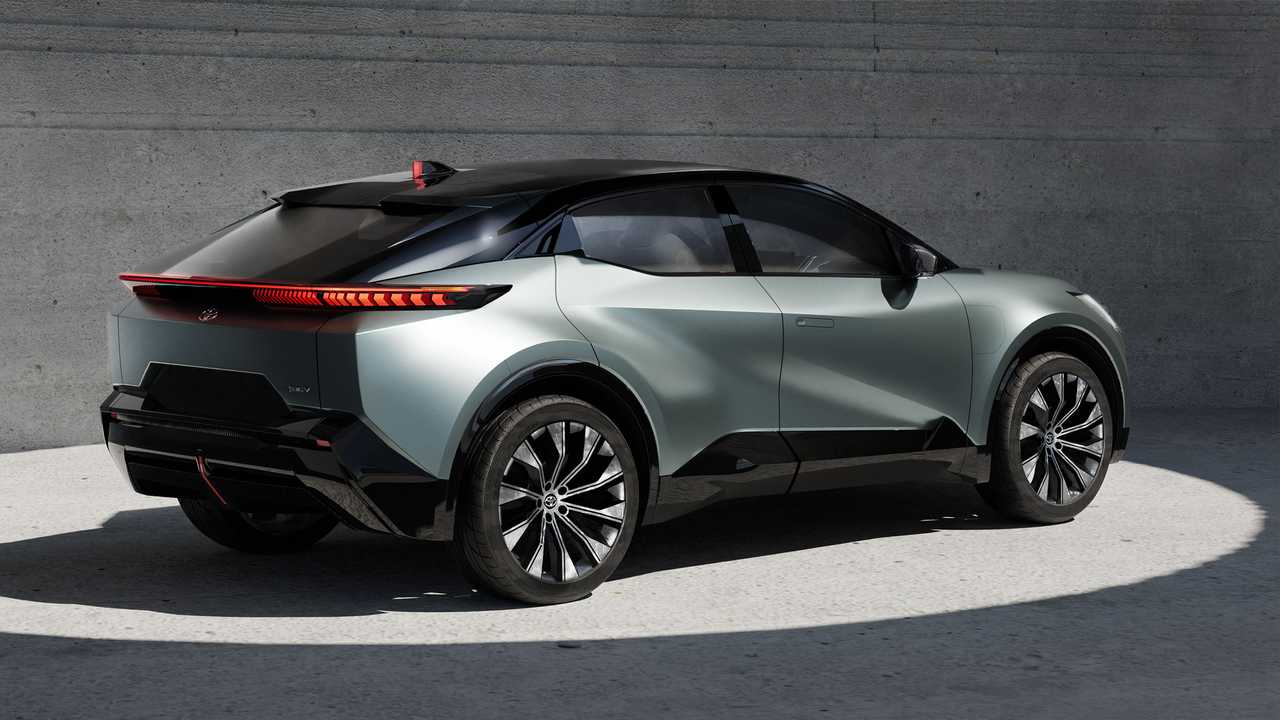 丰田计划在2026年之前推出10款电动汽车 每年卖150万辆_0