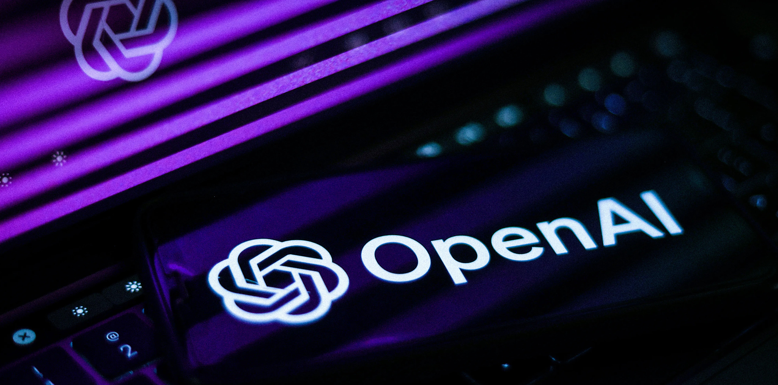 OpenAI考虑自研AI芯片：欲解决芯片短缺_0